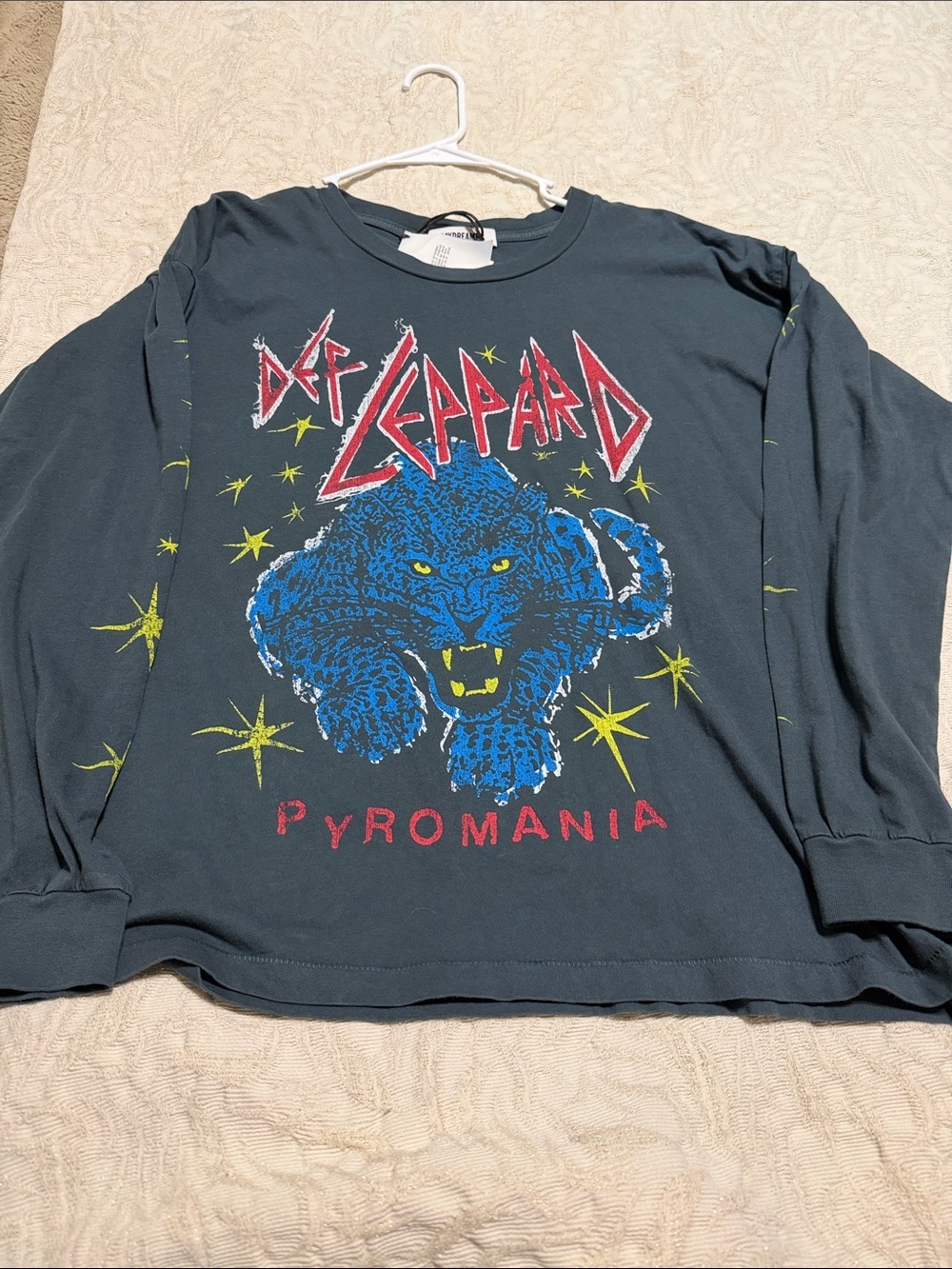 Daydreamer Def Leppard pyromania long sleeve graphic tshirt small